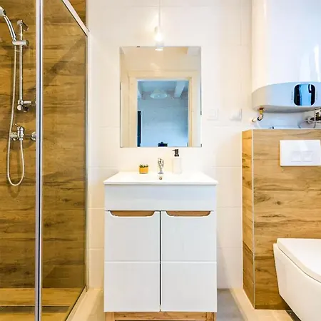 In With Wifi بيت للعطل